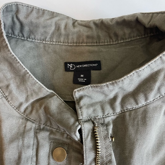 New Directions Army Green Utility Zippered Vest - Picture 4 of 6